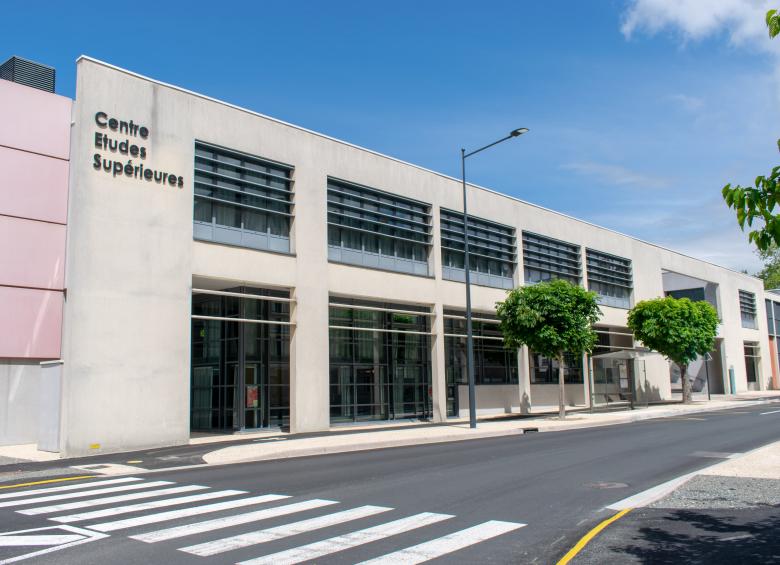 UFR LETTRES LANGUES ET SCIENCES HUMAINES - SITE DE CHÂTEAUROUX